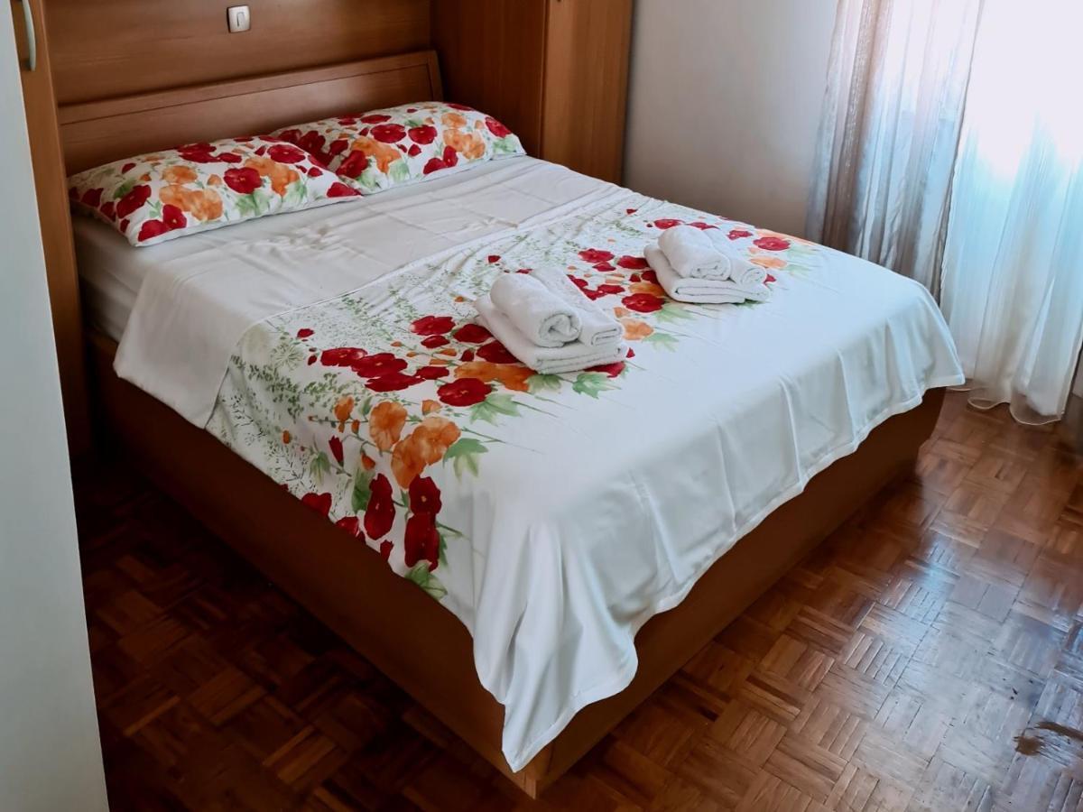 Izola City Center Apartment Eksteriør billede